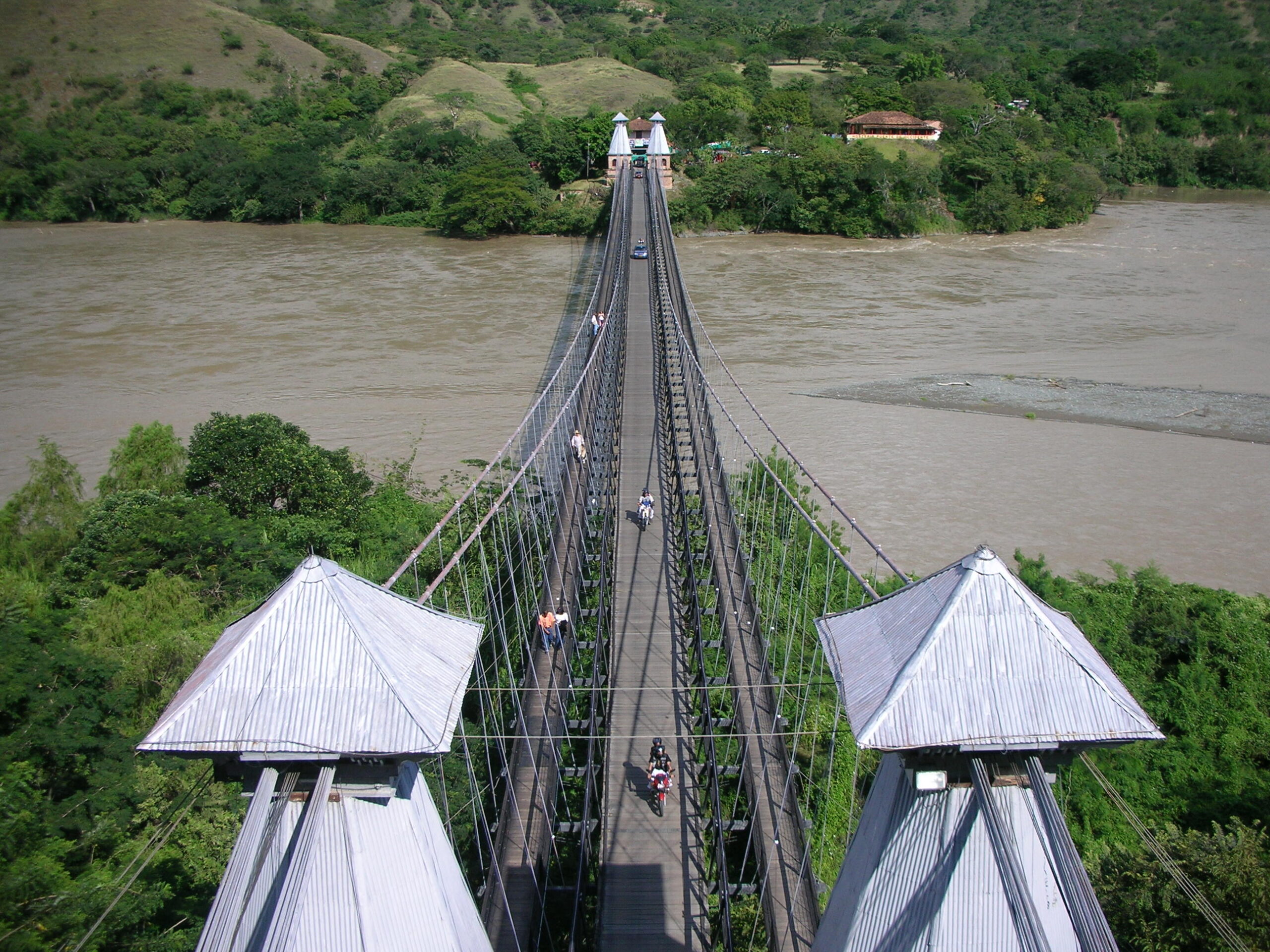 Puente_de_Occidente-top