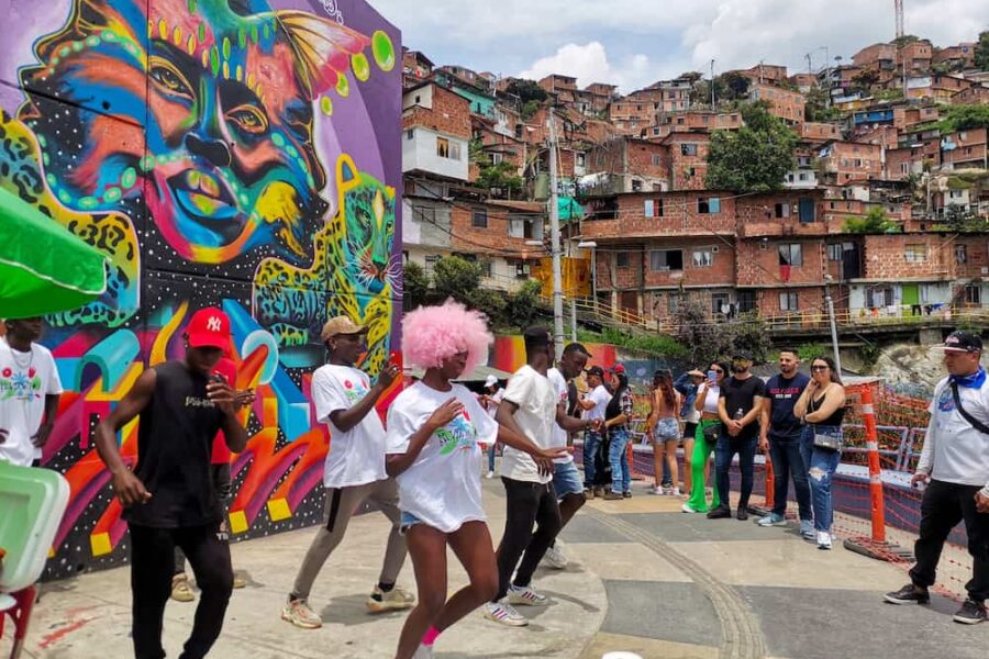 comuna-13-medellin-street-dancing